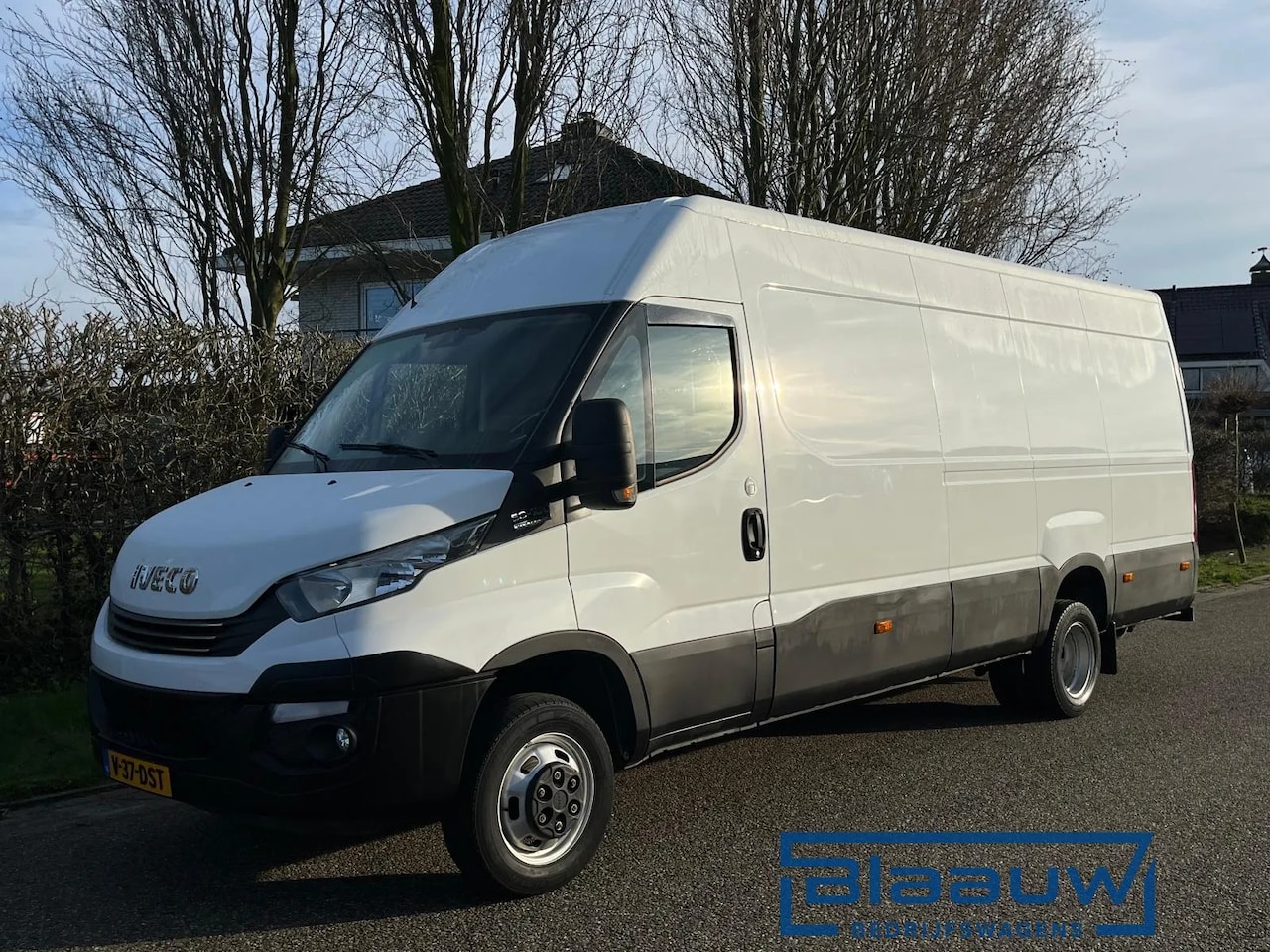 Iveco Daily - 50C18 3.0 Hi Matic automaat Laadklep | Navi | Camera - AutoWereld.nl