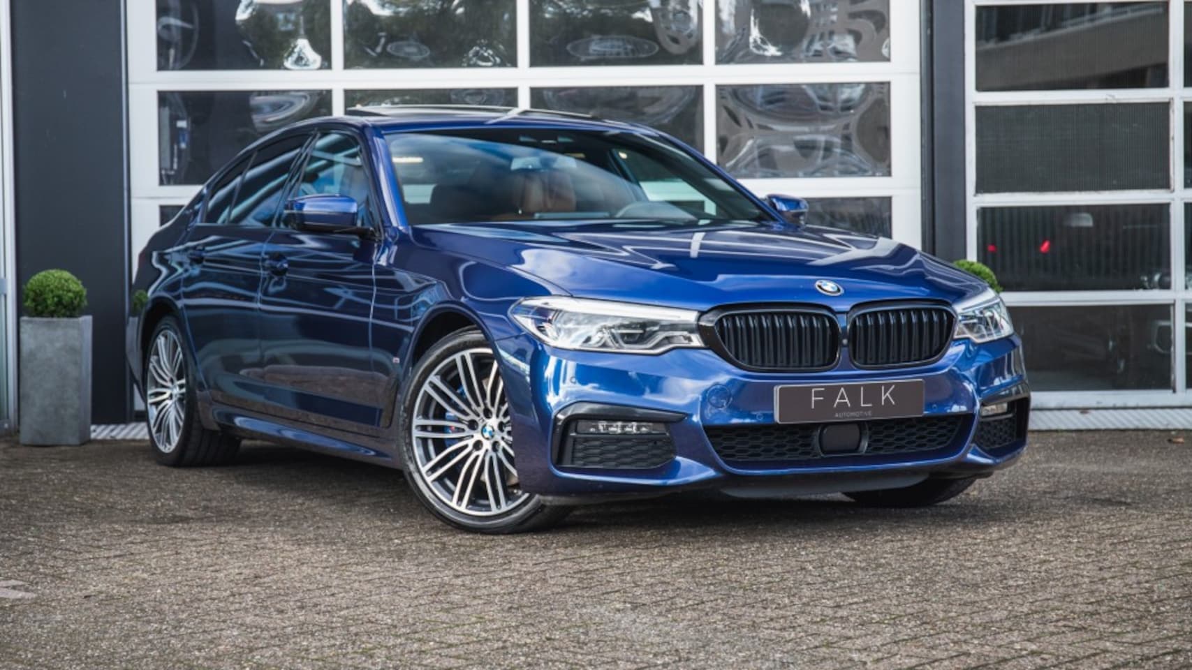 BMW 5-serie - 530e iPerformance M Sport High Exec 360c H/K Pano HUD ACC LED - AutoWereld.nl