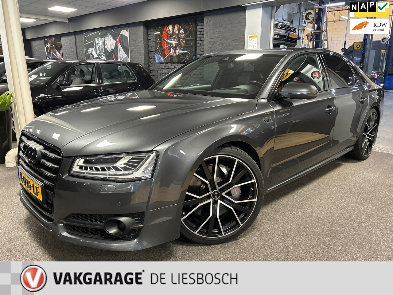 Audi A8 - 4.0 TFSI S8 plus quattro Pro Line+,carbon pakket ,keramisch,boeken - AutoWereld.nl