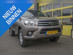 Toyota HiLux - 2.4 D-4D-F Xtra Cab Professional Navi