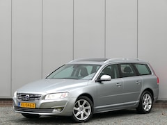 Volvo V70 - 2.0 T4 AUT Polar+ Schuifdak / Xenon / Leer / Trekhaak / Standkachel