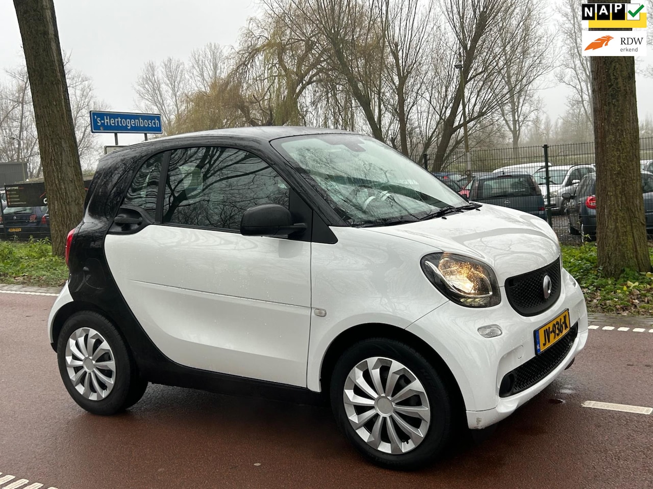 Smart Fortwo - 1.0 Pure AUTOMAAT!CRUISE!NAP!KOOPJE! - AutoWereld.nl