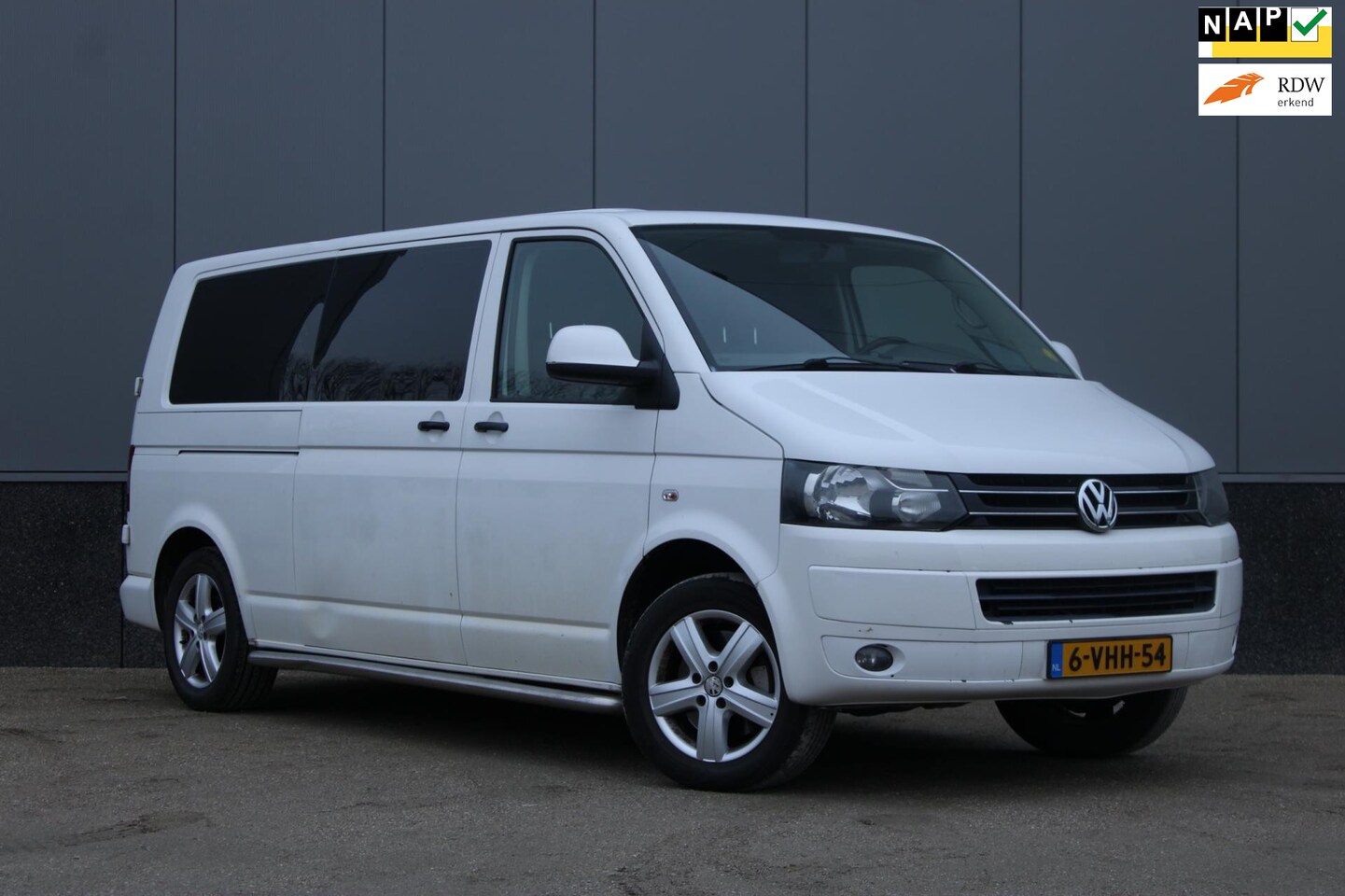 Volkswagen Transporter - 2.0 TDI L2H1 DC Highline DSG - AutoWereld.nl