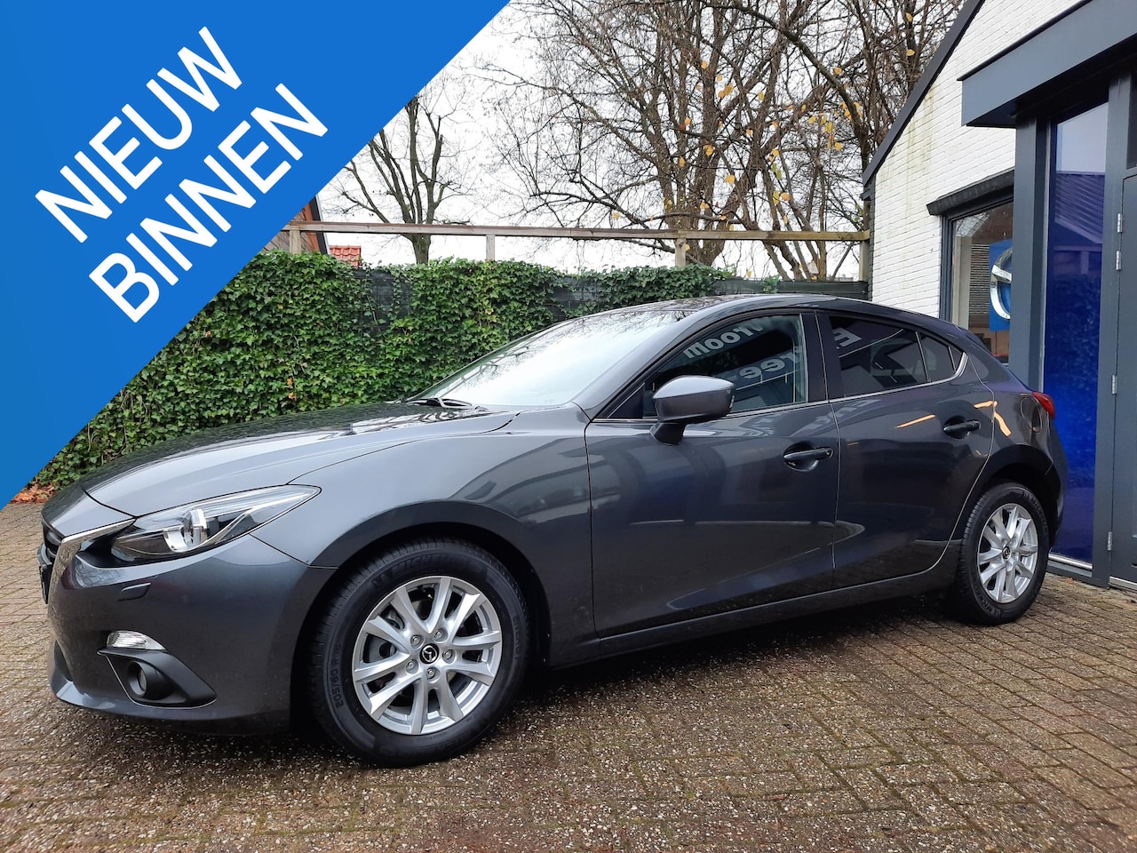 Mazda 3 - 1.5 SkyActiv-G 100 TS Navi, PDC, RVM, DAB - AutoWereld.nl