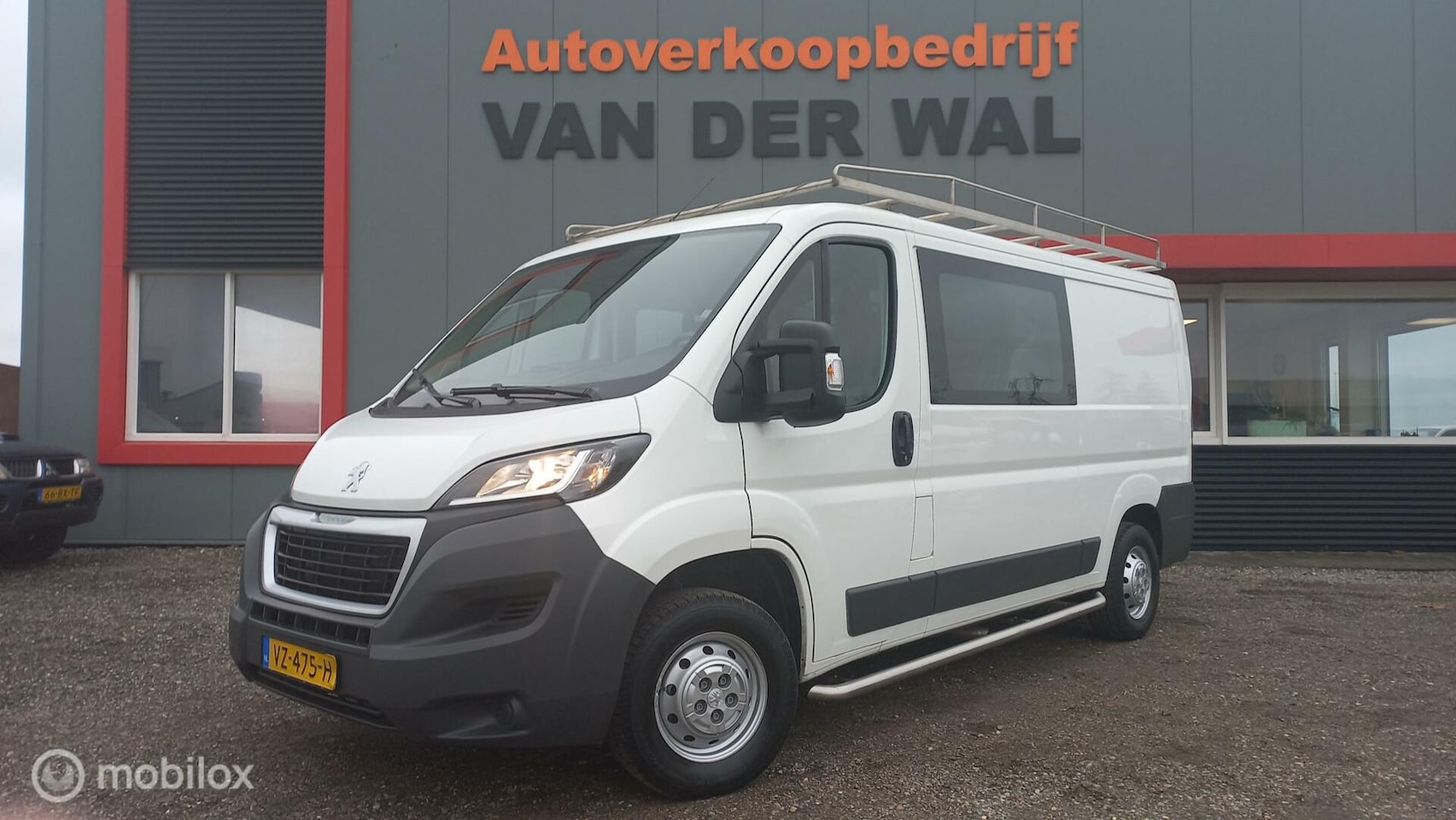 Peugeot Boxer - Bestel 330 2.0 BlueHDI L2H2 Premium Pack - AutoWereld.nl