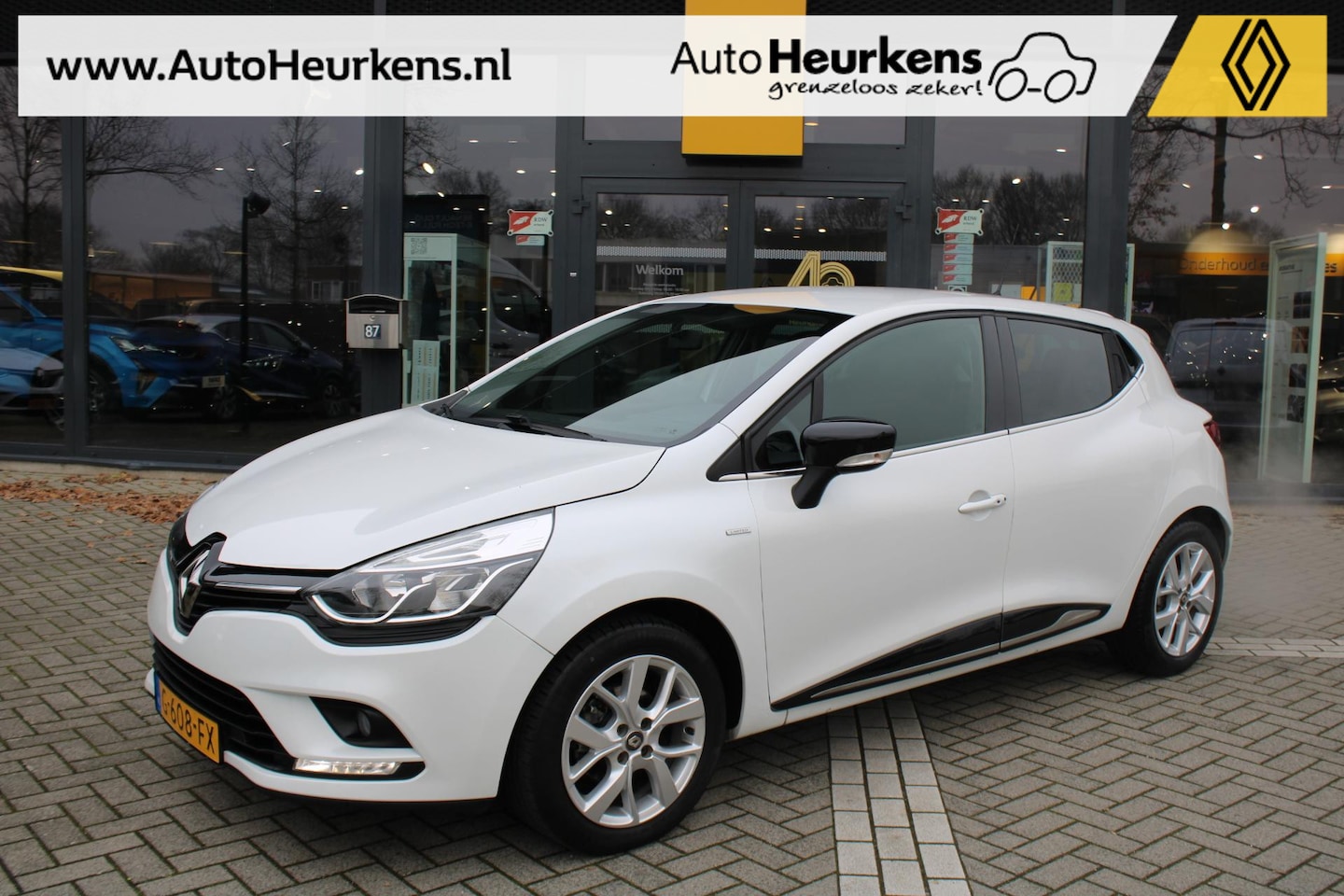 Renault Clio - TCe 90 Limited | NL-Aut0 | 1e eigenaar | Parkeersensoren | Navigatie | - AutoWereld.nl