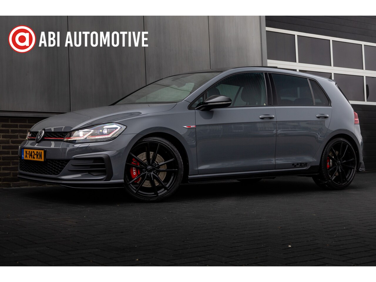 Volkswagen Golf - 2.0 TSI 290 pk GTI TCR / Adap.Ond/ Pano-Dak/ LED-Xenon/ Camera/ Sport-Stoelen/ Stoel-Verw/ - AutoWereld.nl