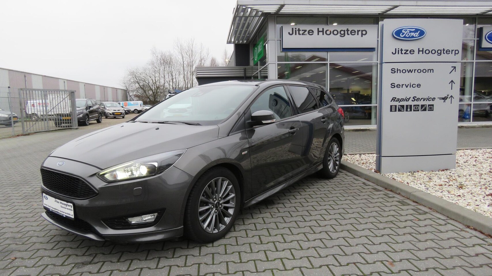 Ford Focus Wagon - 1.0 140 pk ST- Line wagon Xenon, Bliss, ECC, 84786 km !! - AutoWereld.nl