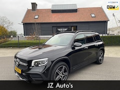 Mercedes-Benz GLB - 200 AMG Line Night pakket Panoramadak AchteruirijCamera