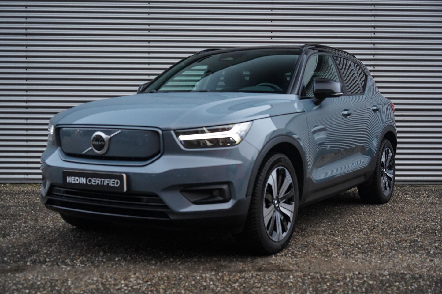 Volvo XC40 - Recharge P8 AWD R-Design | Adaptive Cruise | Pano. dak | Donker Glas | PDC V/A | 19 inch | - AutoWereld.nl