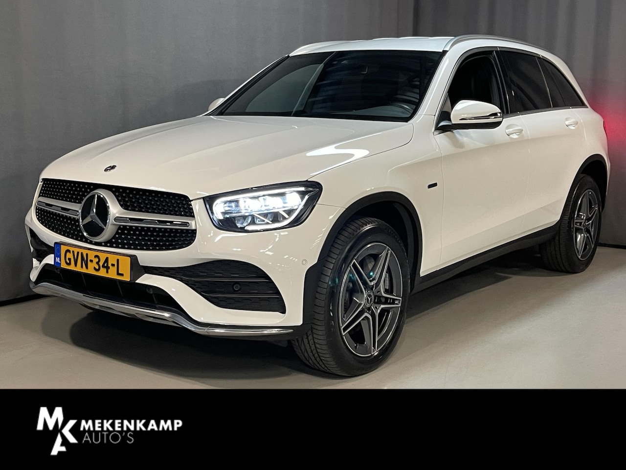 Mercedes-Benz GLC-klasse - 300e 4MATIC AMG Line 19"/Stoelverwarming/Camera/LED/Apple Carplay & Android Auto/PDC v+a - AutoWereld.nl