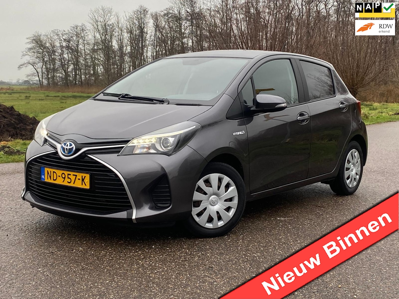 Toyota Yaris - 1.5 Hybrid Aspiration AUTOMAAT 5DRS CAMERA NAVI 83.000KM NAP GOED ONDERHOUDEN - AutoWereld.nl