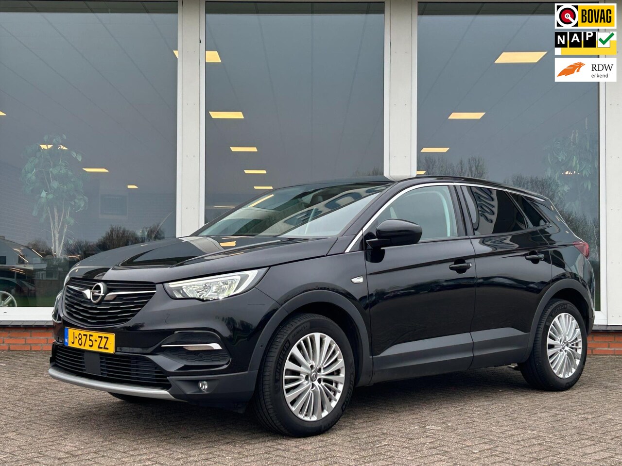 Opel Grandland X - 1.2 Turbo Innovation - Origineel NL - NAP - Leder - Navi - Camera - Trekhaak - AutoWereld.nl