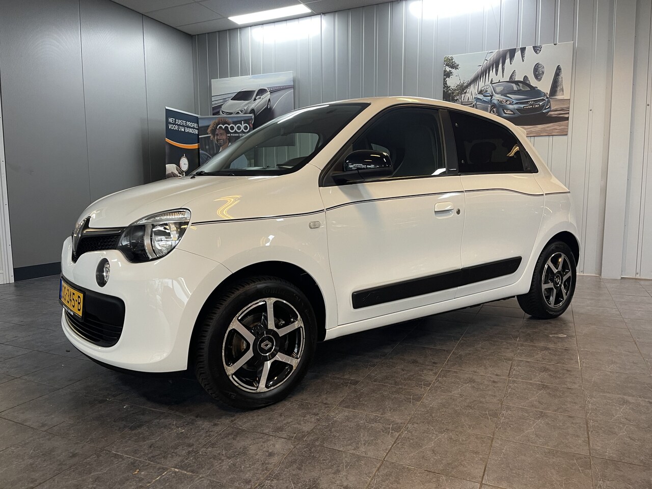 Renault Twingo - 1.0 SCe Limited Airco, Parkeersensoren, Cruise control. - AutoWereld.nl