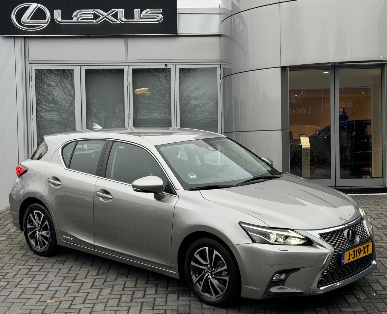 Lexus CT 200h - Business Line Pro NL-AUTO KEYLESS GROOT-NAVI CAMERA CRUISE LM-VELGEN - AutoWereld.nl