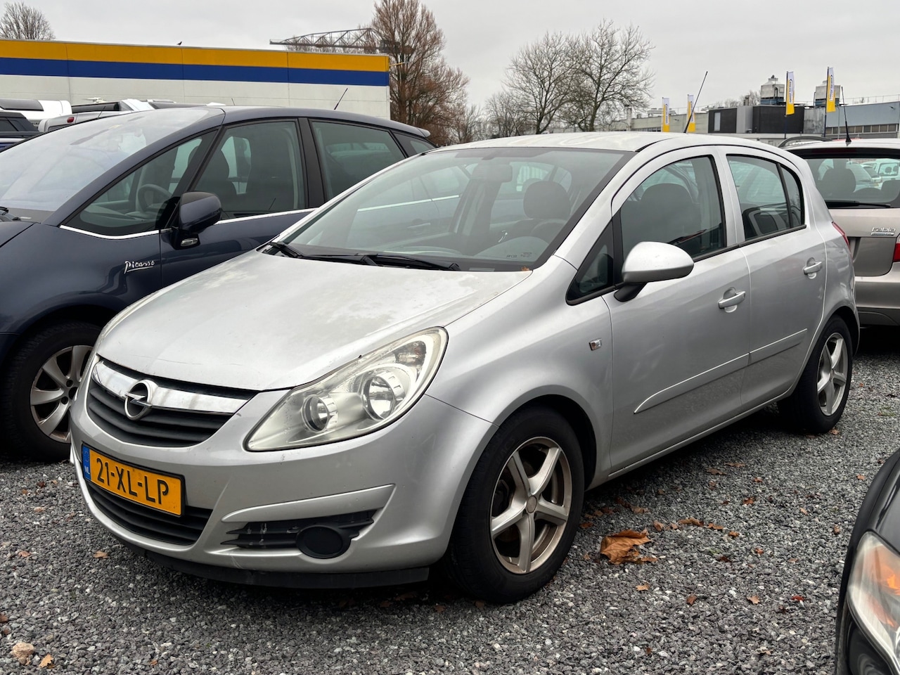 Opel Corsa - 1.4-16V Business Lak schade | APK verlopen | Koppakking lek?? | - AutoWereld.nl