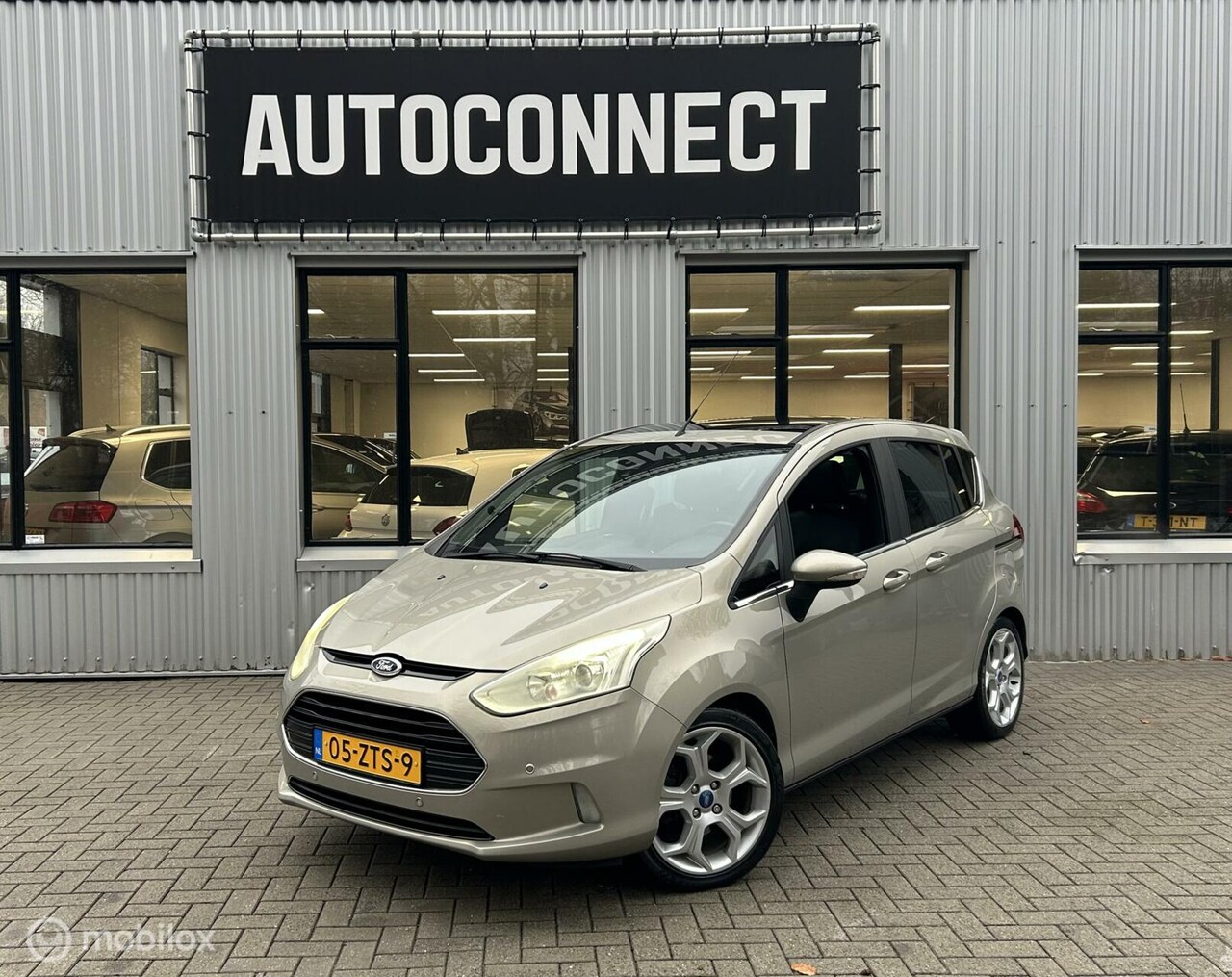 Ford B-Max - 1.0 EcoBoost Titanium 1.0 EcoBoost Titanium, PANODAK, CRUISE, PDC v+a - AutoWereld.nl