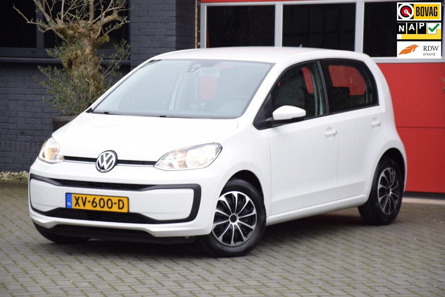 Volkswagen Up! - 1.0 BMT move up! 2019 5 Deurs Airco Navigatie - AutoWereld.nl