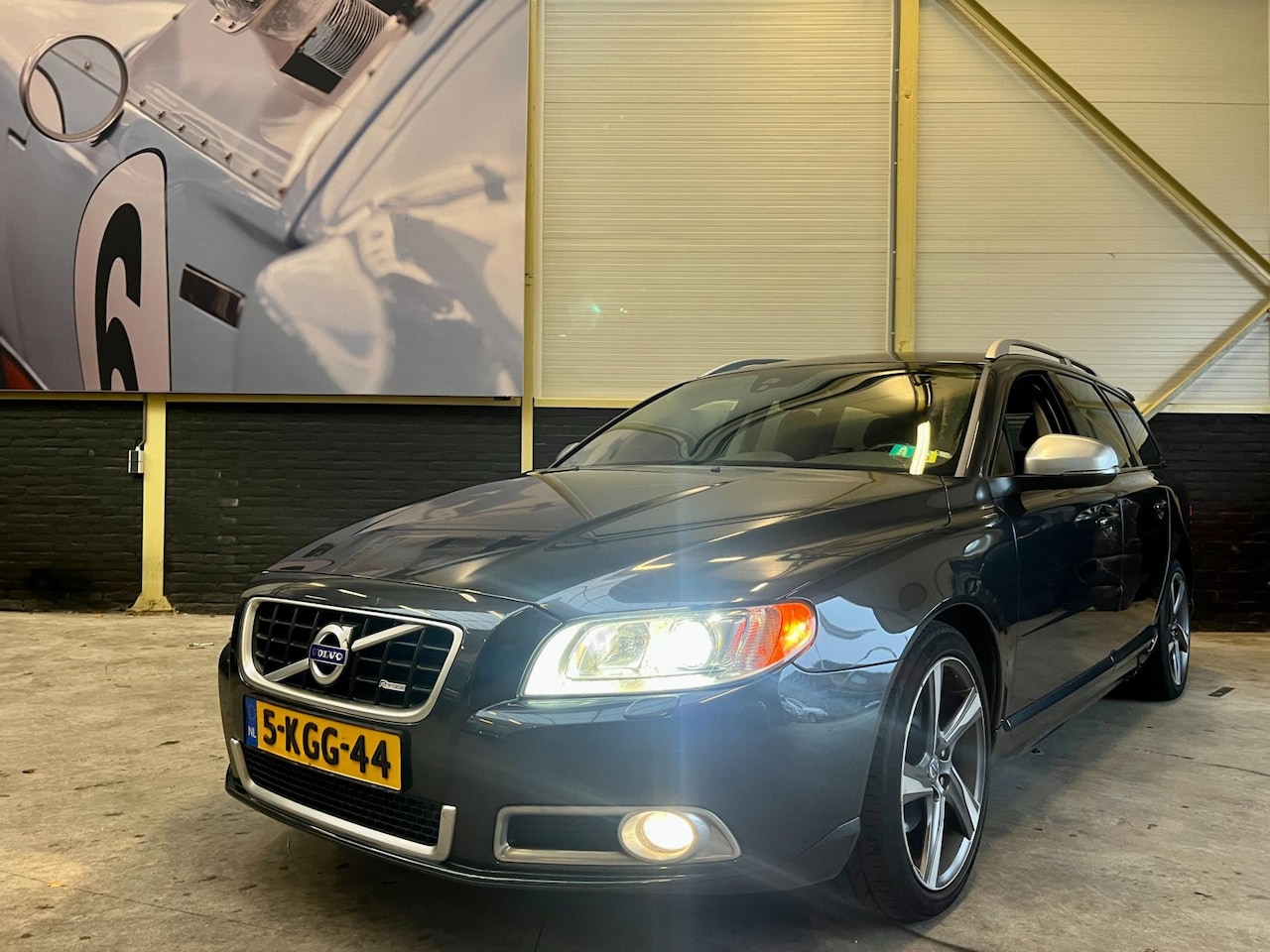 Volvo V70 - 1.6 T4 Automaat R-Edition | Leer | Schuifdak | - AutoWereld.nl