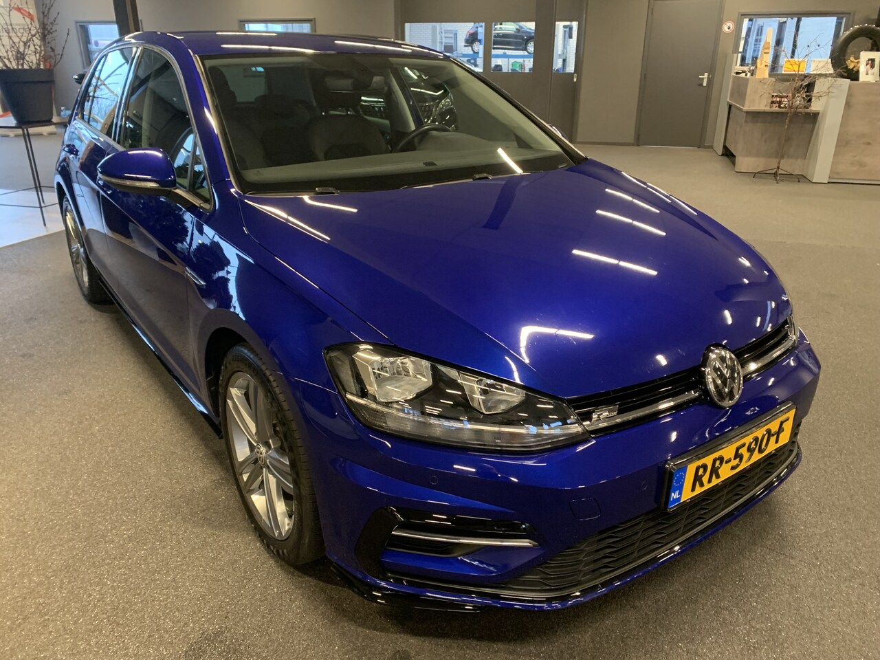 Volkswagen Golf - 1.0 TSI Highline Business R Navigatie-Cliamte Control-ErgoActive pakket - AutoWereld.nl