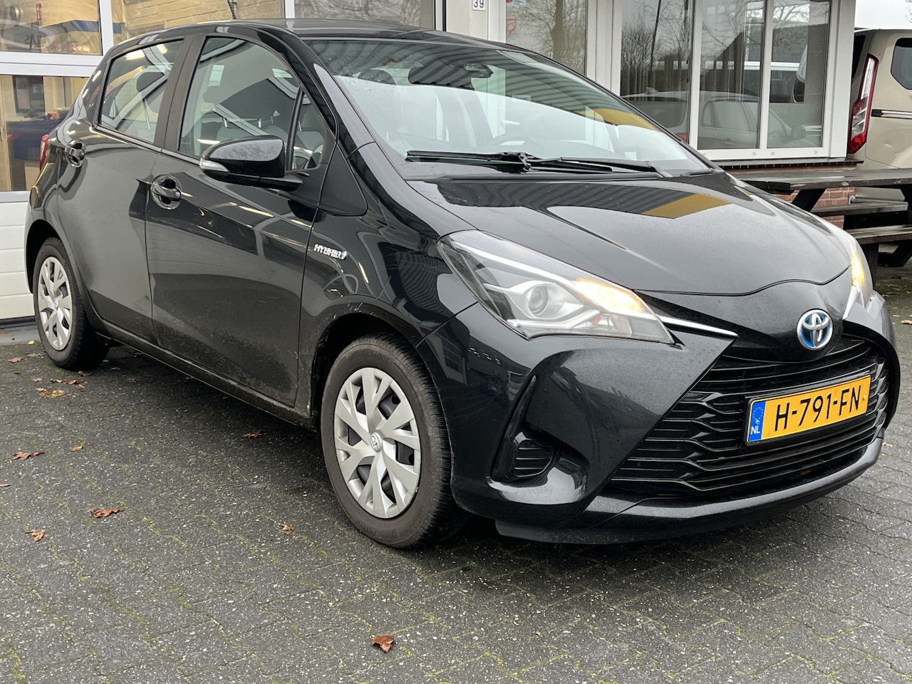 Toyota Yaris - 1.5 Hybrid Active Cruise control Climate control Navigatie Bluetooth - AutoWereld.nl