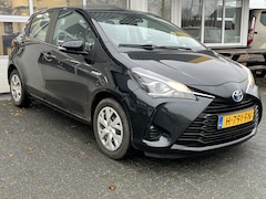 Toyota Yaris - 1.5 Hybrid Active Cruise control Climate control Navigatie Bluetooth