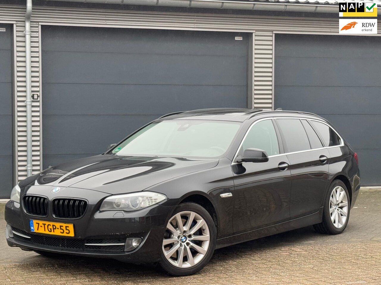 BMW 5-serie Touring - 525d High Executive 525d High Executive, panoramadak, lederen sportzetels , trekhaak - AutoWereld.nl