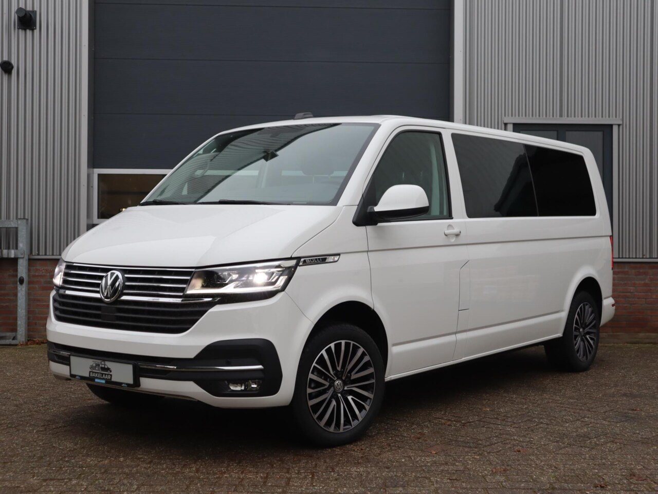 Volkswagen Transporter - 30 Bulli 2.0 TDI 150pk DSG Dub.Cab. L2H1 - AutoWereld.nl