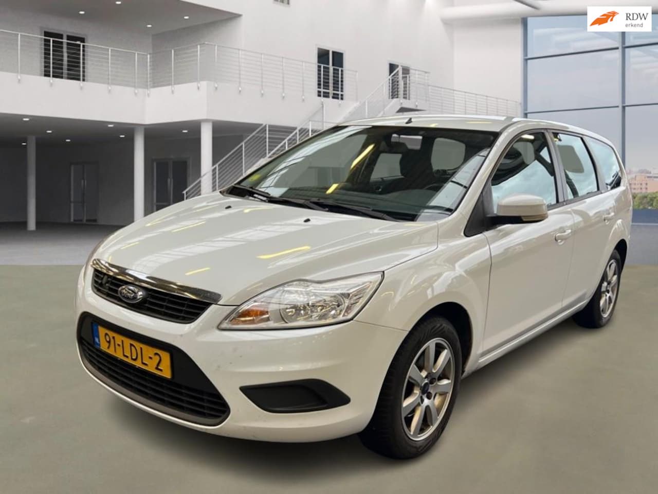 Ford Focus Wagon - 1.8 Trend Flexi Fuel AIRCO CRUISE ELEC.PAKET - AutoWereld.nl