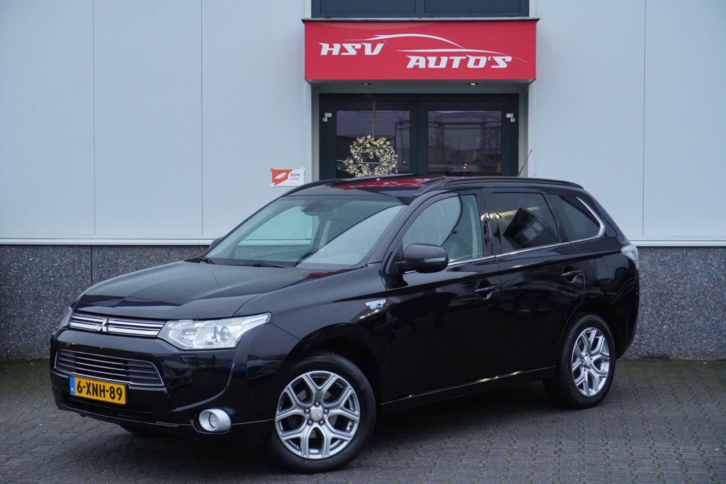 Mitsubishi Outlander - 2.0 PHEV Instyle+ navi LEER airco org NL - AutoWereld.nl