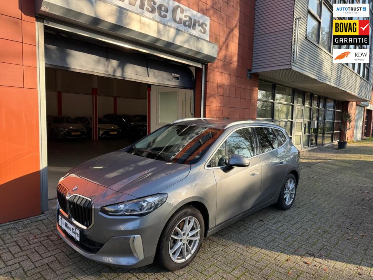 BMW 2-serie Active Tourer - 220i Hybride - AutoWereld.nl