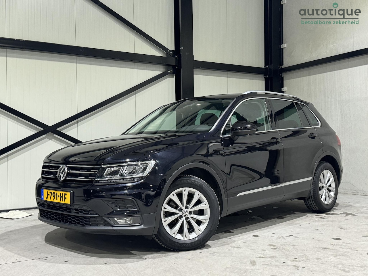 Volkswagen Tiguan - 1.5 TSI ACT Comfortline Business Aut. | virtual-dash | navi | trekhaak | led | - AutoWereld.nl