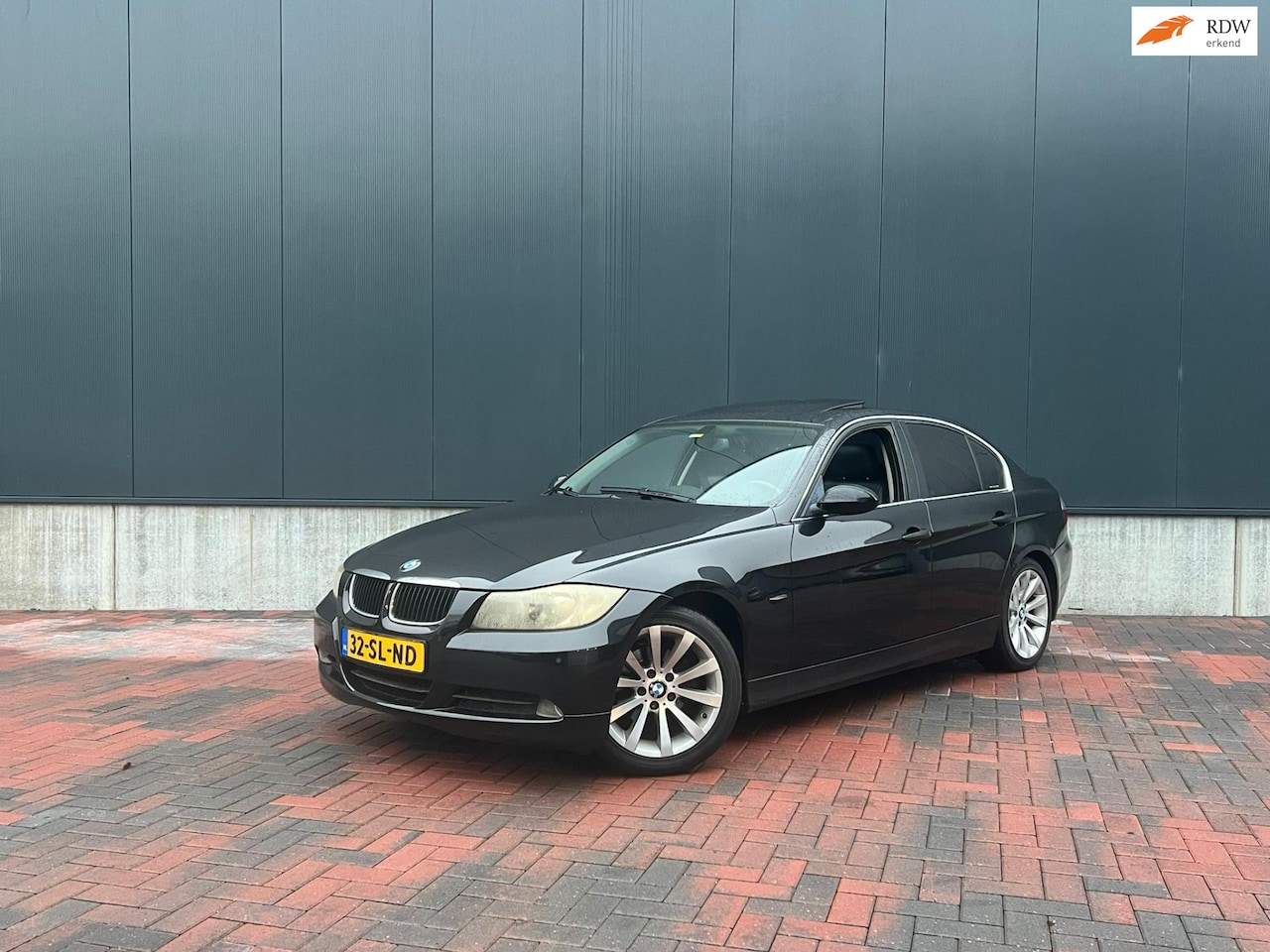 BMW 3-serie - 320i Executive * Navi * Aut * Climate * Pano - AutoWereld.nl