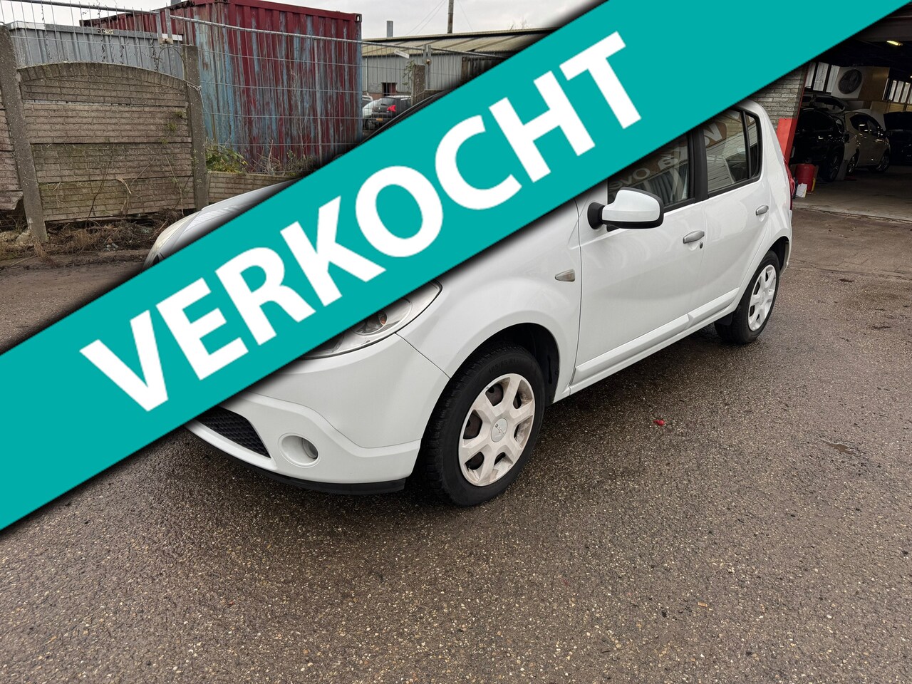 Dacia Sandero - 1.2 Lauréate Airco Trekhaak - AutoWereld.nl