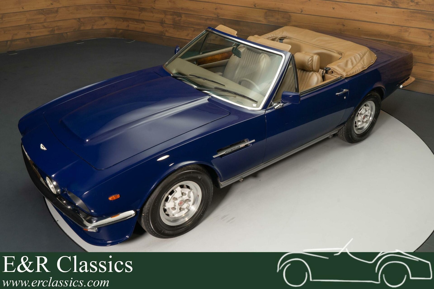 Aston Martin V8 Volante - Cabriolet - AutoWereld.nl