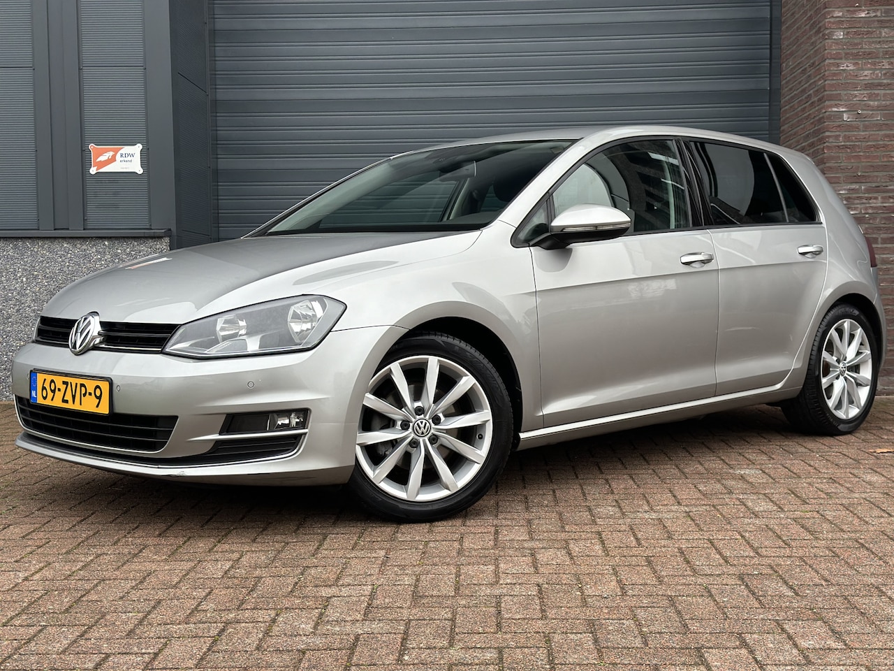 Volkswagen Golf - 1.4 TSI Highline DSG | NAVI | CRUISE | CLIMATE | PDC | APP CONNECT | APK 2025! - AutoWereld.nl