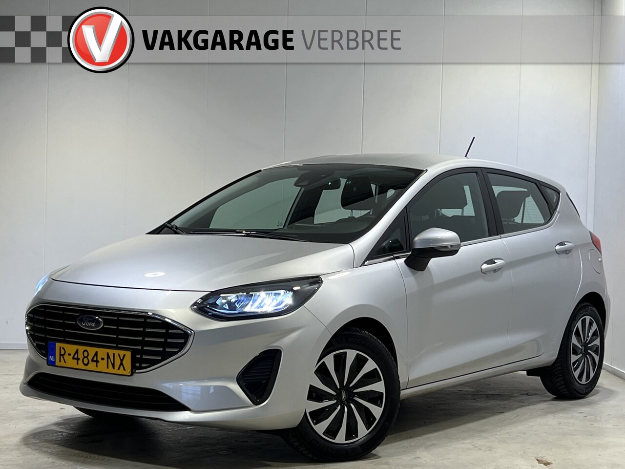 Ford Fiesta - 1.0 EcoBoost Titanium | Navigatie/Android/Apple Carplay | PDC Voor en Achter | Verwarmde V - AutoWereld.nl