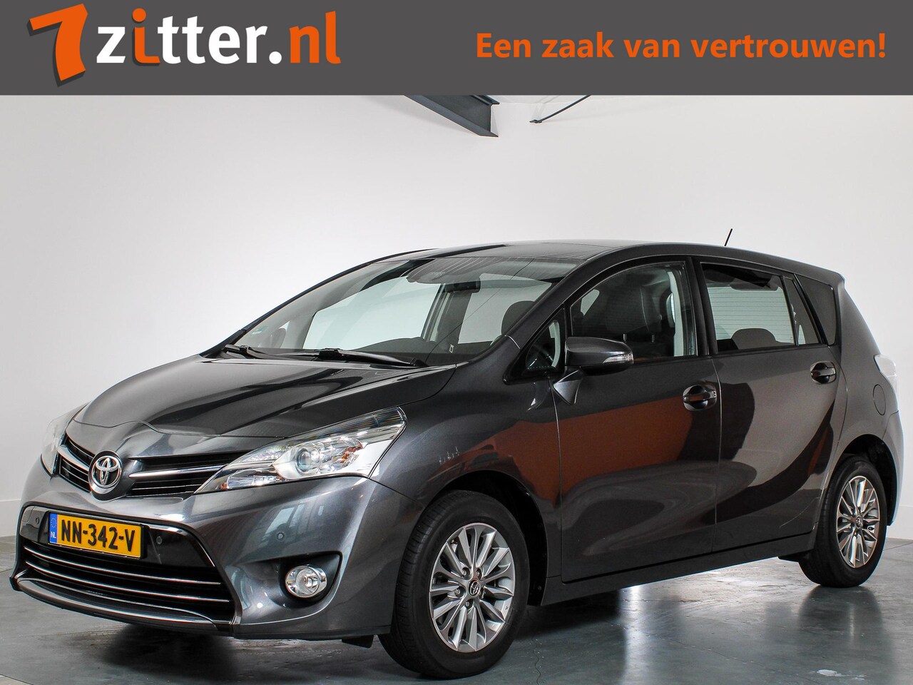 Toyota Verso - 1.6 VVT-i Dynamic 7-Persoons, 132PK, Navigatie, Achteruitkijkcamera, Cruise Control - AutoWereld.nl