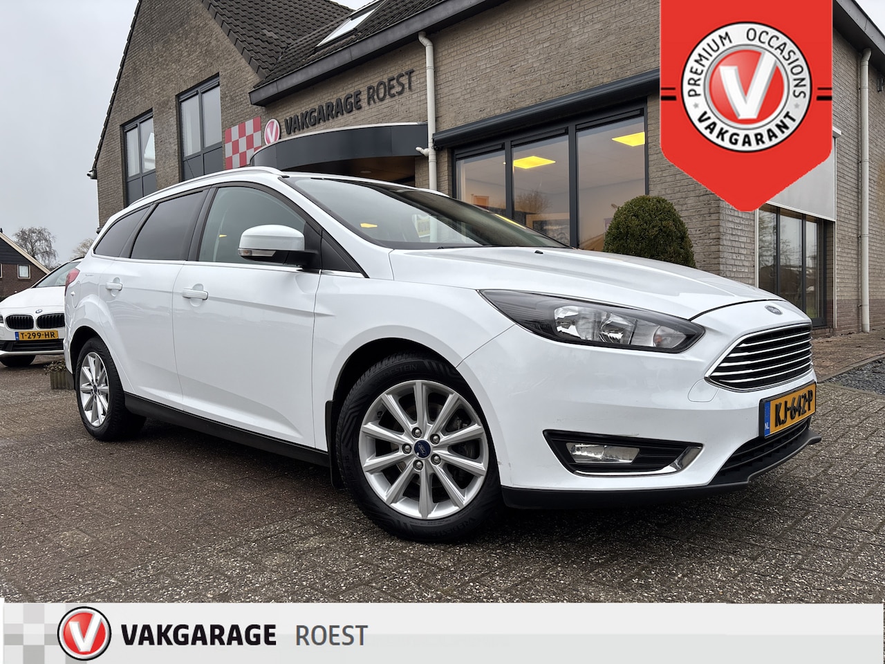 Ford Focus Wagon - 1.0 Turbo 125PK Titanium Navigatie / Alll-Seasons / Stoelverwarming - AutoWereld.nl