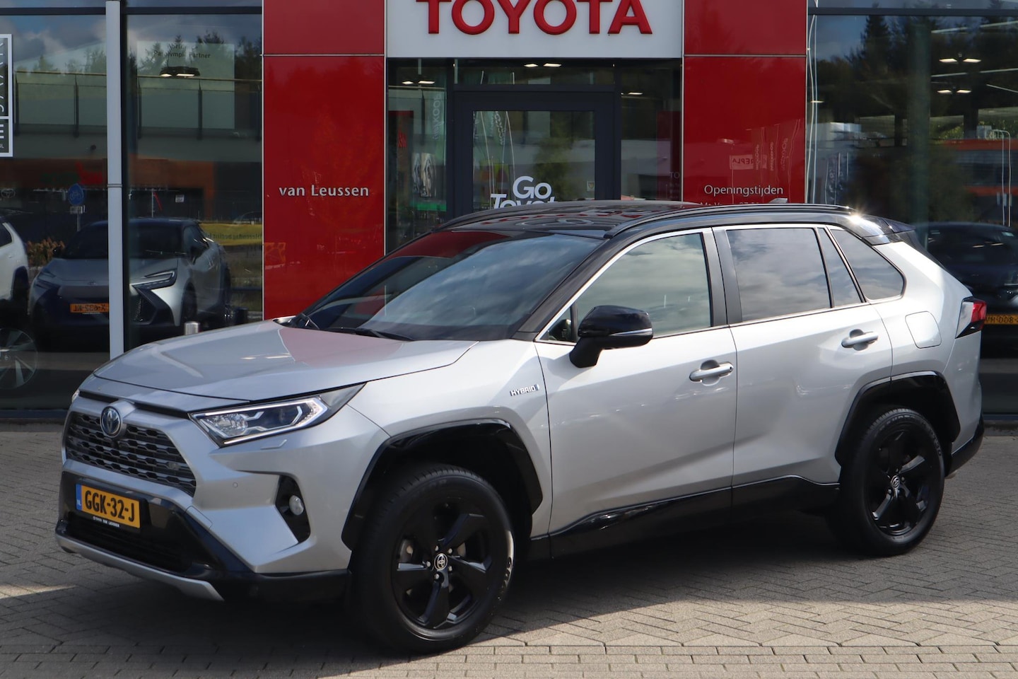 Toyota RAV4 - 2.5 HYBRID AWD BI-TONE APPLE/ANDROID AFN-TREKHAAK BLISS STOEL/STUURVERW. 360GR-CAMERA - AutoWereld.nl