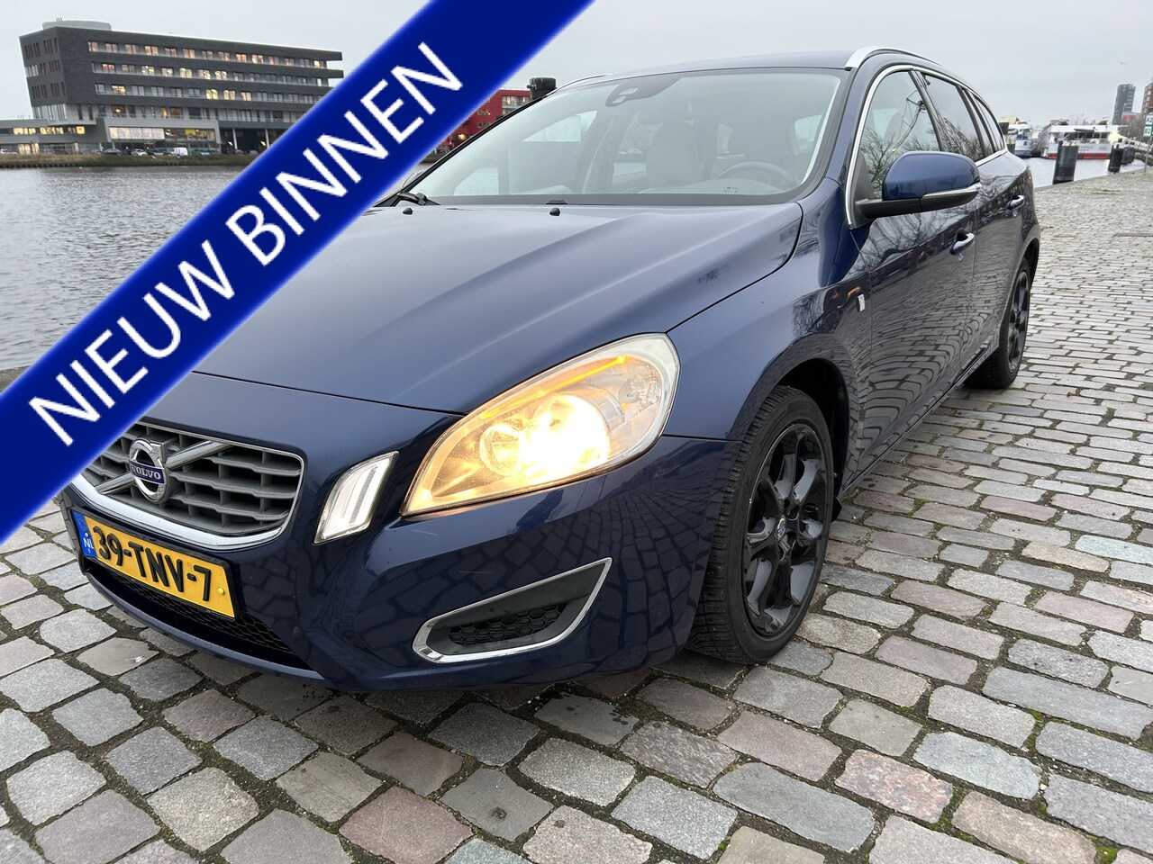 Volvo V60 - 1.6 T3 Ocean Race leer navi airco/ecc nieuwstaat! - AutoWereld.nl