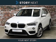 BMW X1 - sDrive20i High Executive Automaat / Panoramadak / Head-Up Display / Stoelverwarming / Park