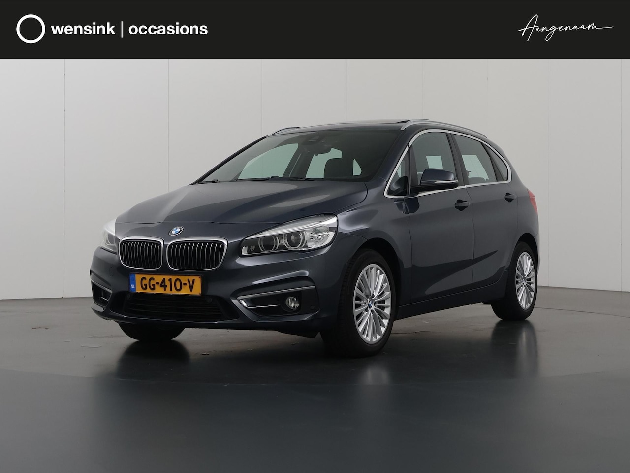 BMW 2-serie Active Tourer - 220i Luxury | Lederen interieur | HUD | Sportstoelen | Panoramadak | Navigatie | Stoelen + - AutoWereld.nl