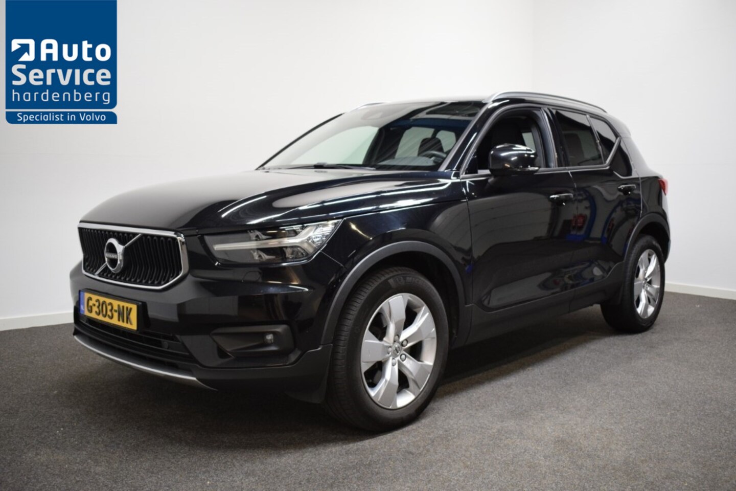 Volvo XC40 - 2.0 T4 190pk AUT8 Momentum Pro Camera/ Harman Kardon/ Apple Carplay-Android auto/ Donker g - AutoWereld.nl