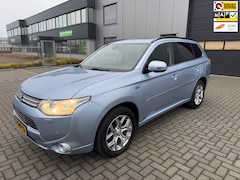 Mitsubishi Outlander - 2.0 PHEV Instyle+