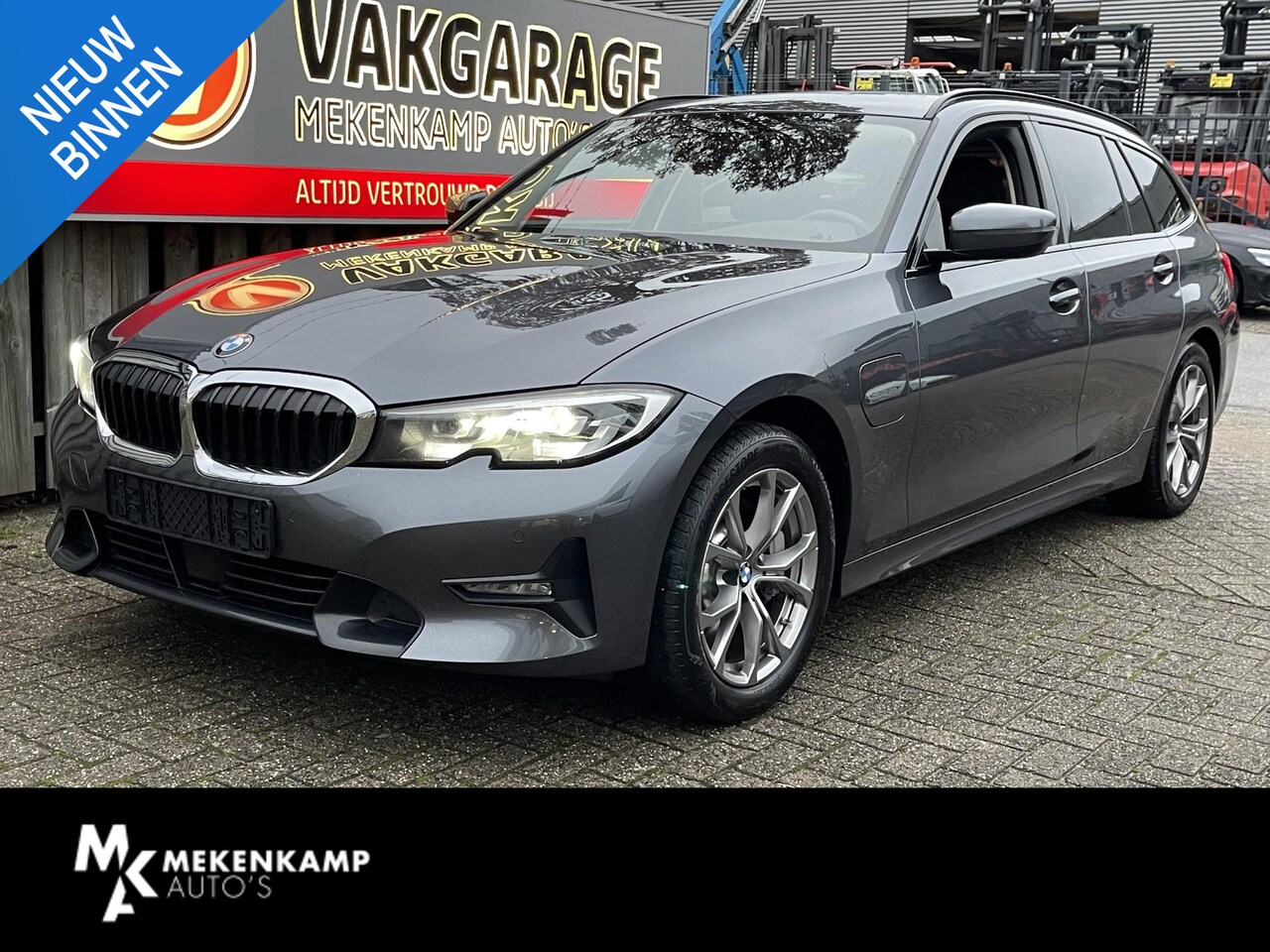 BMW 3-serie Touring - 330e 17"/Adaptieve cruise/Sfeerverlichting/Stoelverwarming/PDC v+a/Sportstoelen/HiFi/Apple - AutoWereld.nl