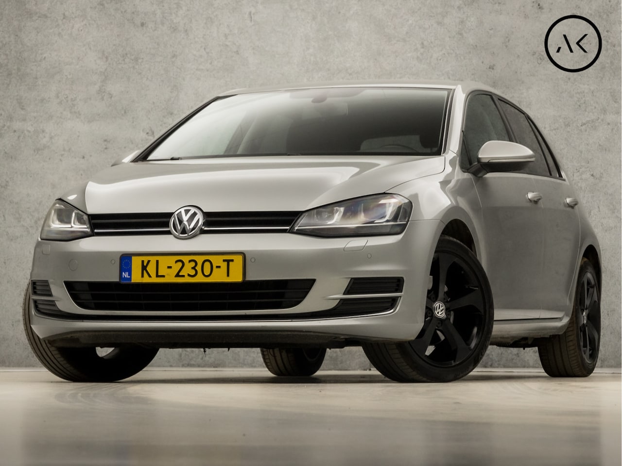 Volkswagen Golf - 1.2 TSI Highline Sport (CLIMATE, XENON, GETINT GLAS, CRUISE, SPORTSTOELEN, LM VELGEN, PARK - AutoWereld.nl