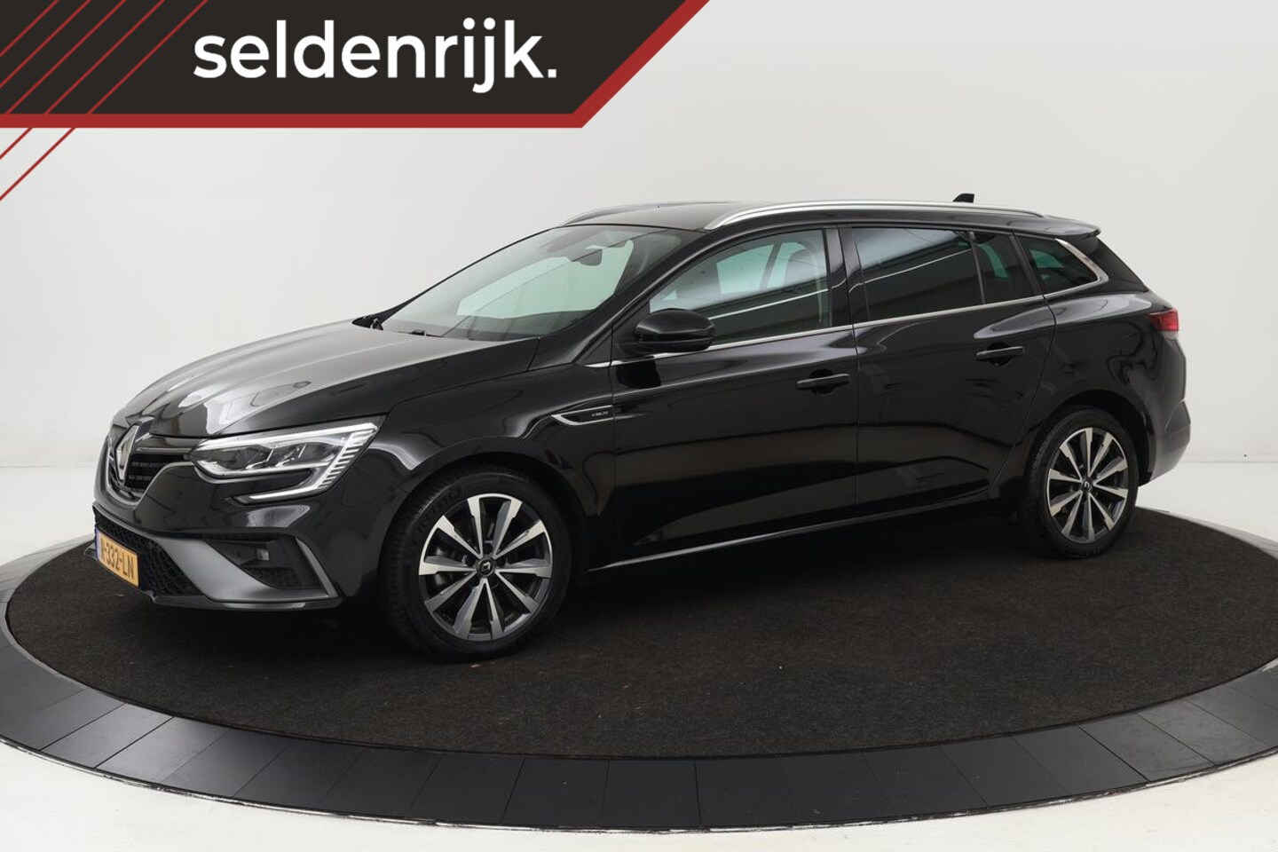 Renault Mégane - 1.3 TCe 160 R.S. Line | Stoelverwarming | Full LED | Virtual Cockpit | Carplay | Sfeerverl - AutoWereld.nl