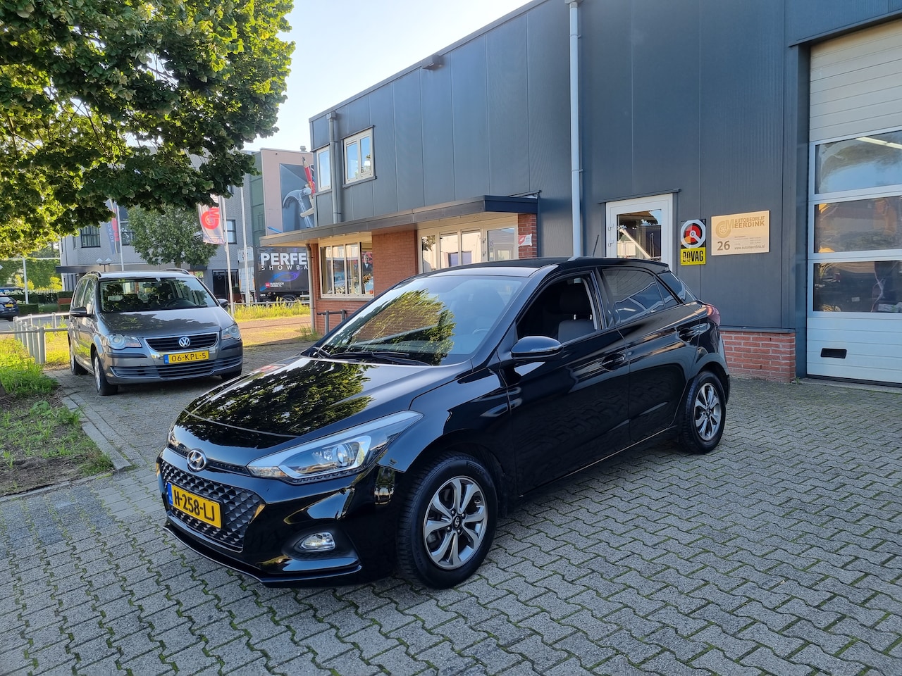 Hyundai i20 - 1.0 T-GDI Comfort Achteruitrijcamera, cruise, navigatie - AutoWereld.nl