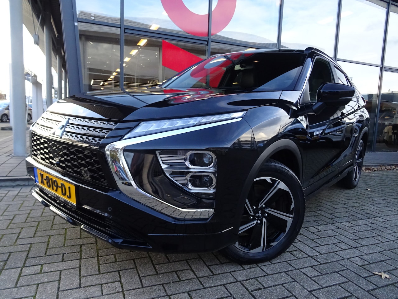 Mitsubishi Eclipse Cross - 2.4 PHEV Instyle AUTOMAAT 188 PK - AutoWereld.nl